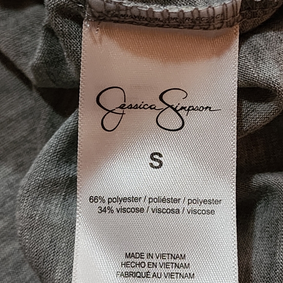 Jessica Simpson Cold Shoulder Graphic Tee Mandala Print Gray Top Size Small - Picture 6 of 6